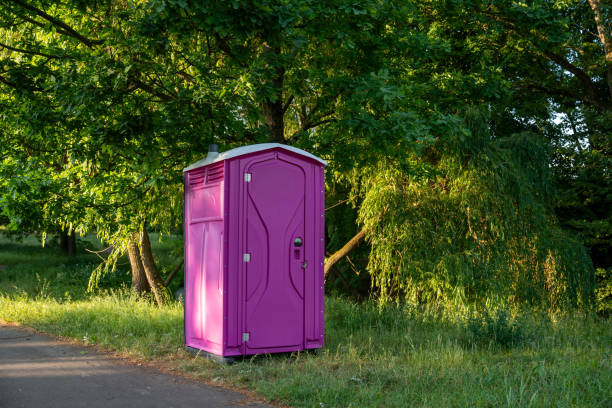 Porta potty delivery and setup in Andrews, IN